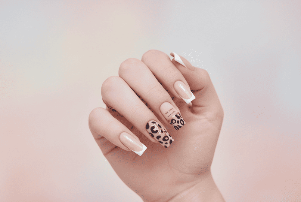Mẫu nail Vuông Dài French Đầu Trắng Họa Tiết Da Báo Cá Tính