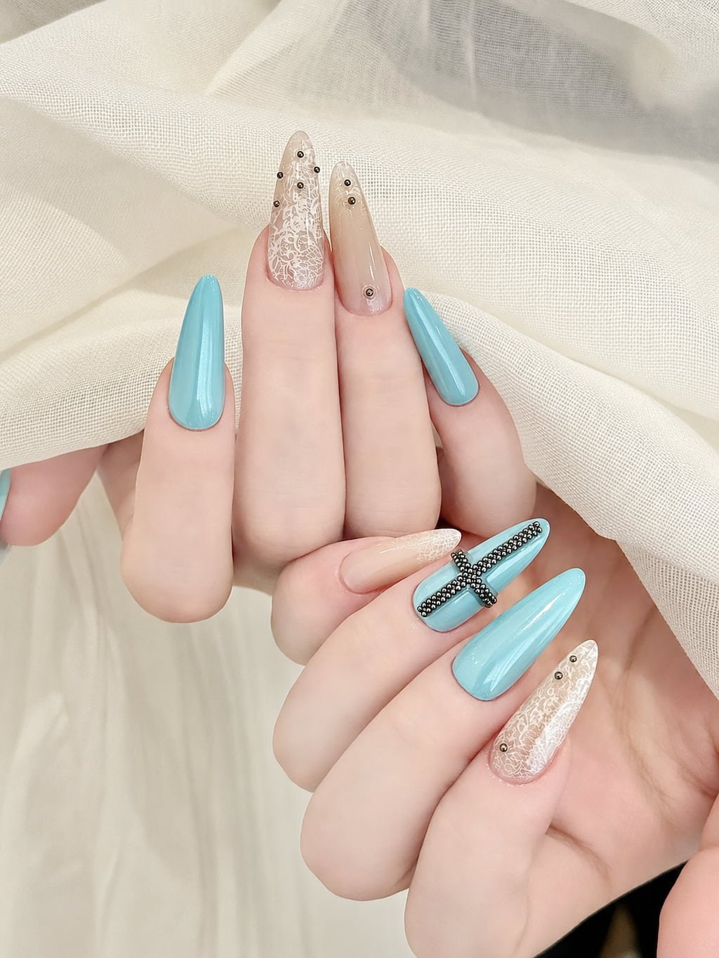 August Nails Aqua Lace Cross