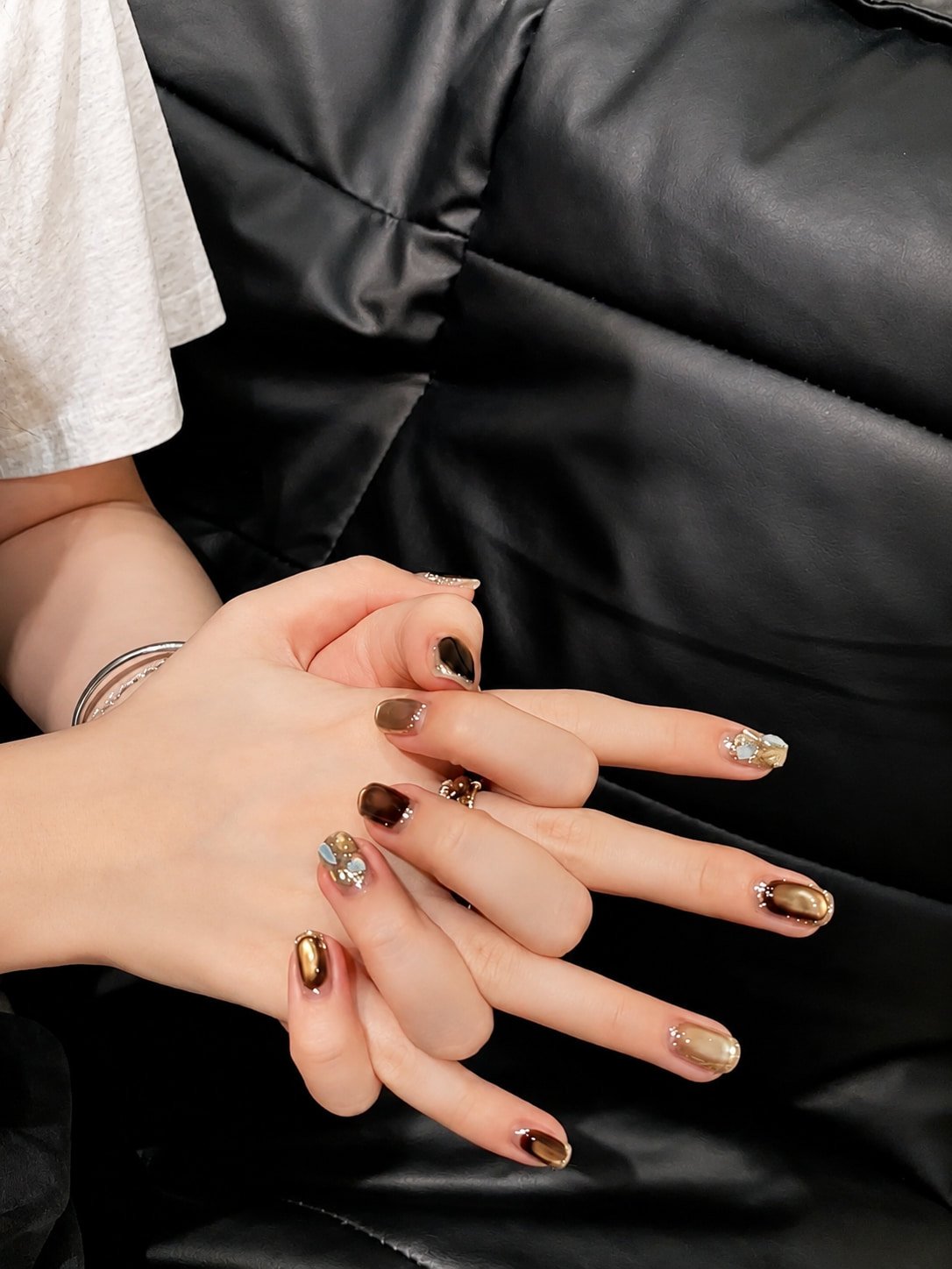 Brown Chrome and Metallic Accent Fall Nail Design for a Luxe Look