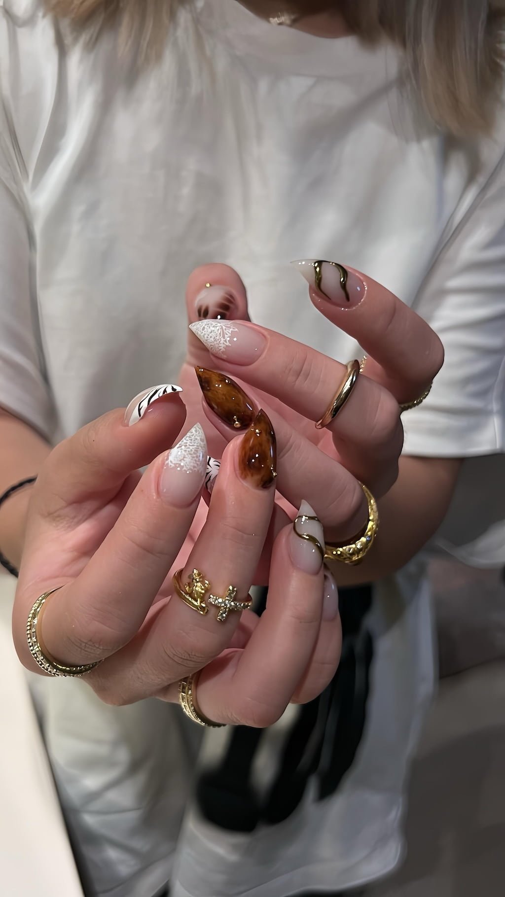 Brown Marble Cat Claw Nails with White Lace Details