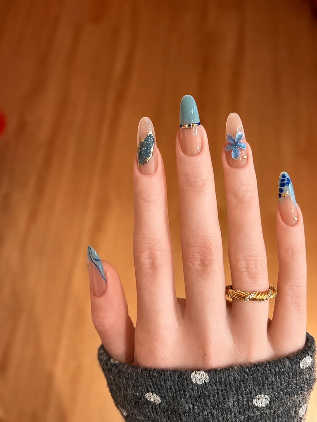 Colorful Tropical Starfish Beachy Nail Design