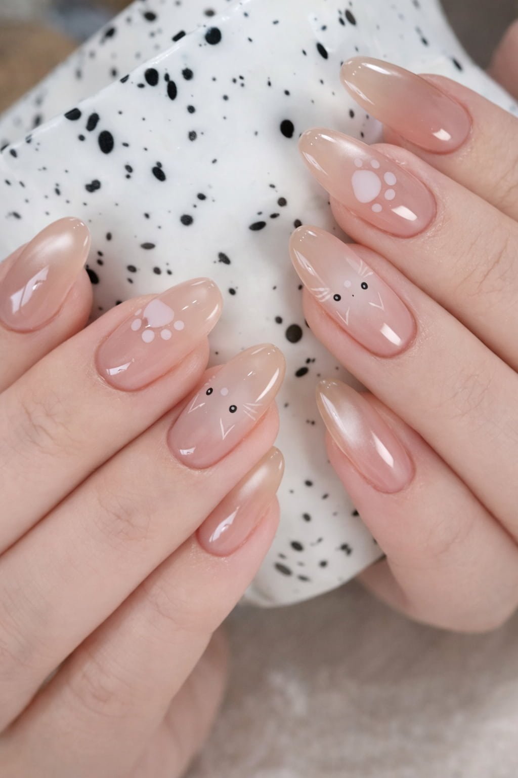 Minimal Cat Paw Hello Kitty Nail