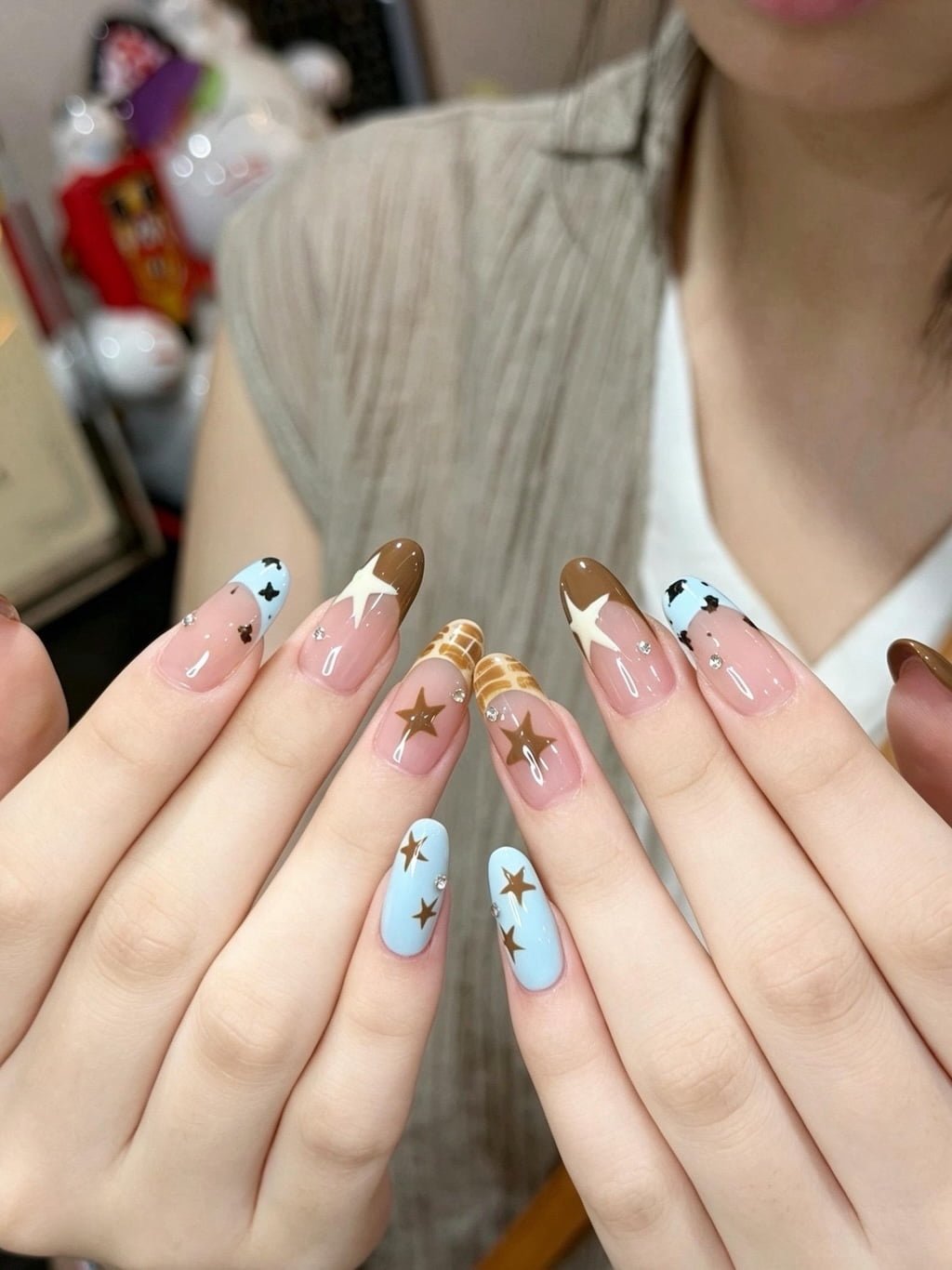 Retro Star Preppy Nails in Brown and Baby Blue